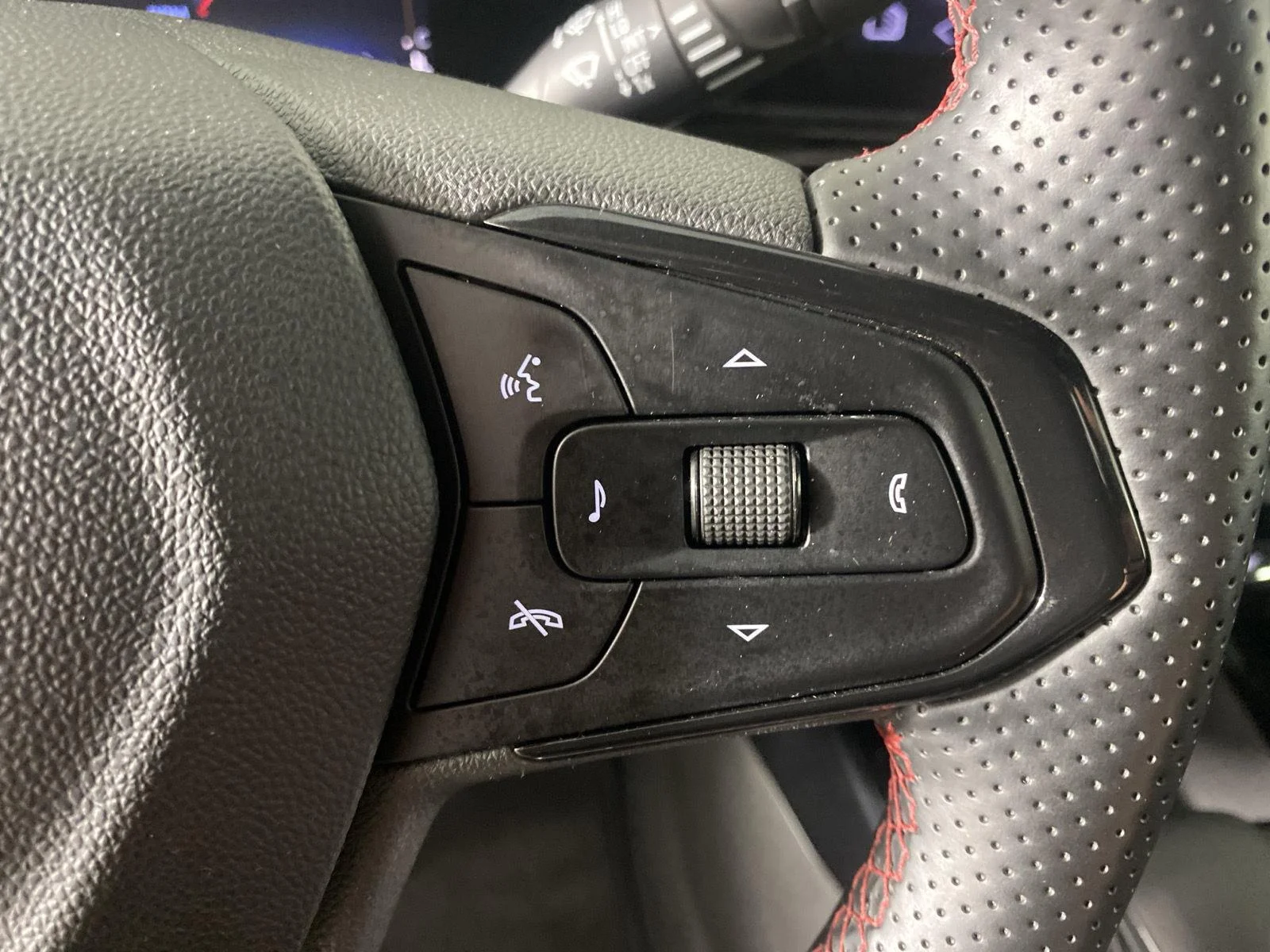 Used 2024 Fountain Blue Chevrolet 2RS image 14