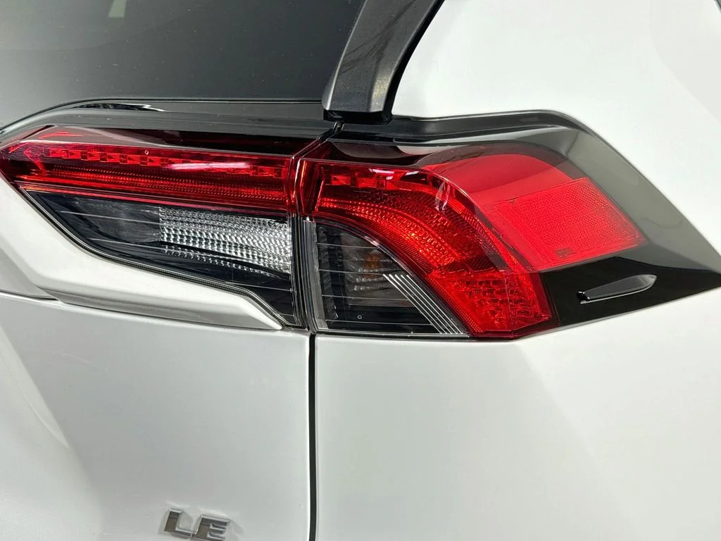 Used 2020 White Toyota LE image 30