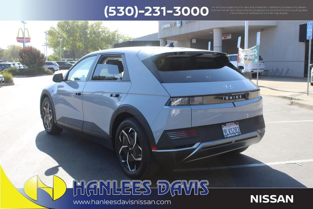 Used 2024 Gray Hyundai SEL image 9