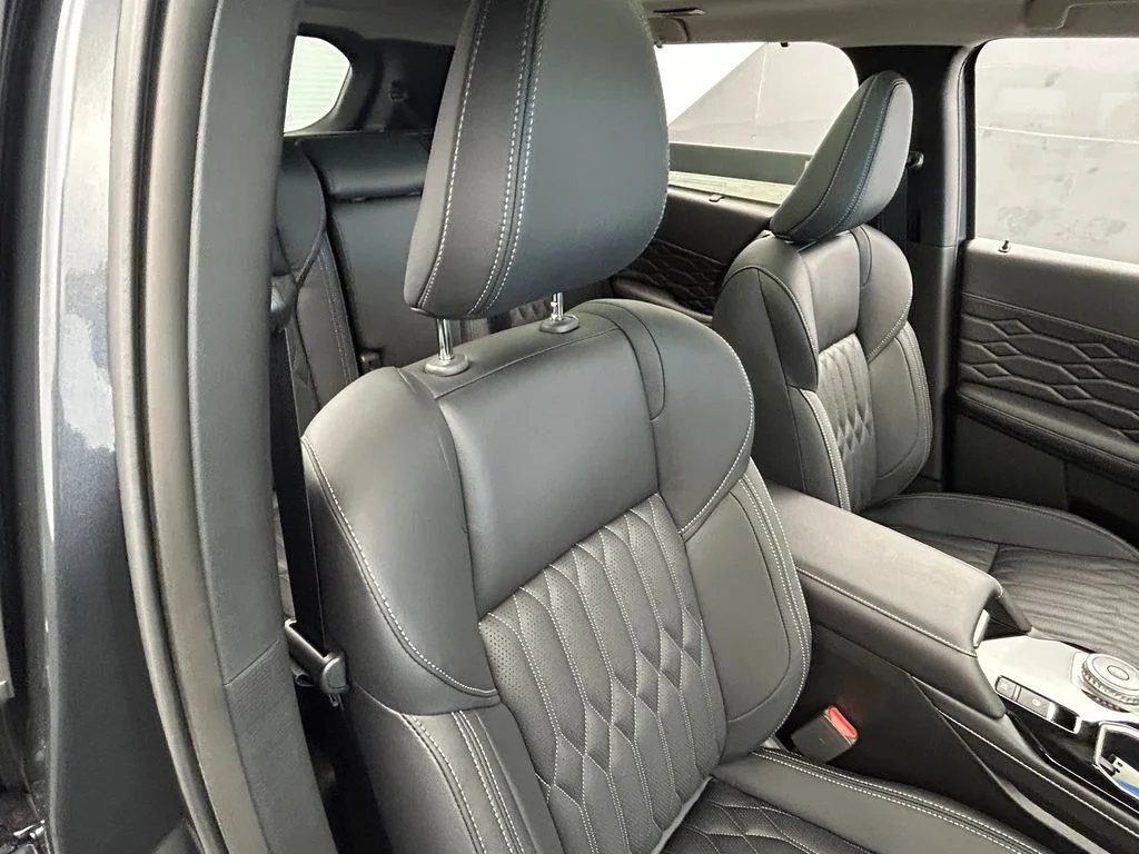 New 2026 Gray Mitsubishi SEL image 41