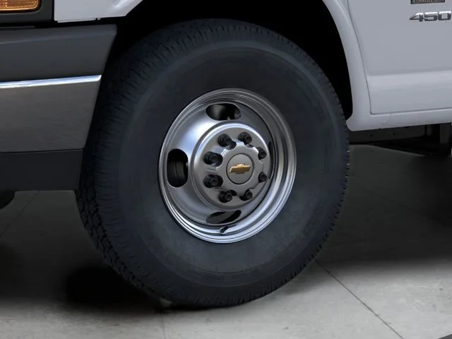 New 2025 Summit White Chevrolet 1WT image 9