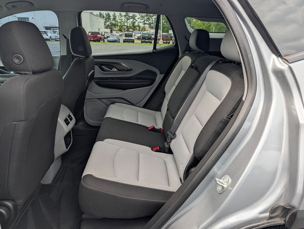 Used 2024 Silver GMC SLE image 17
