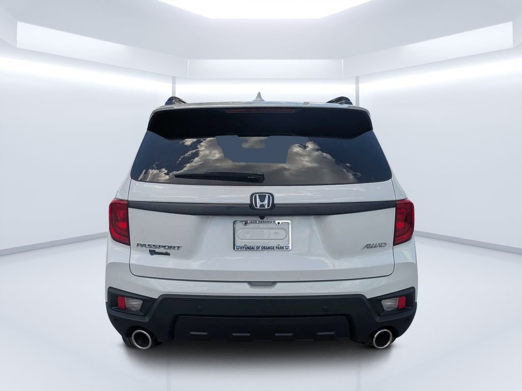 Used 2023 White Honda EX-L image 5