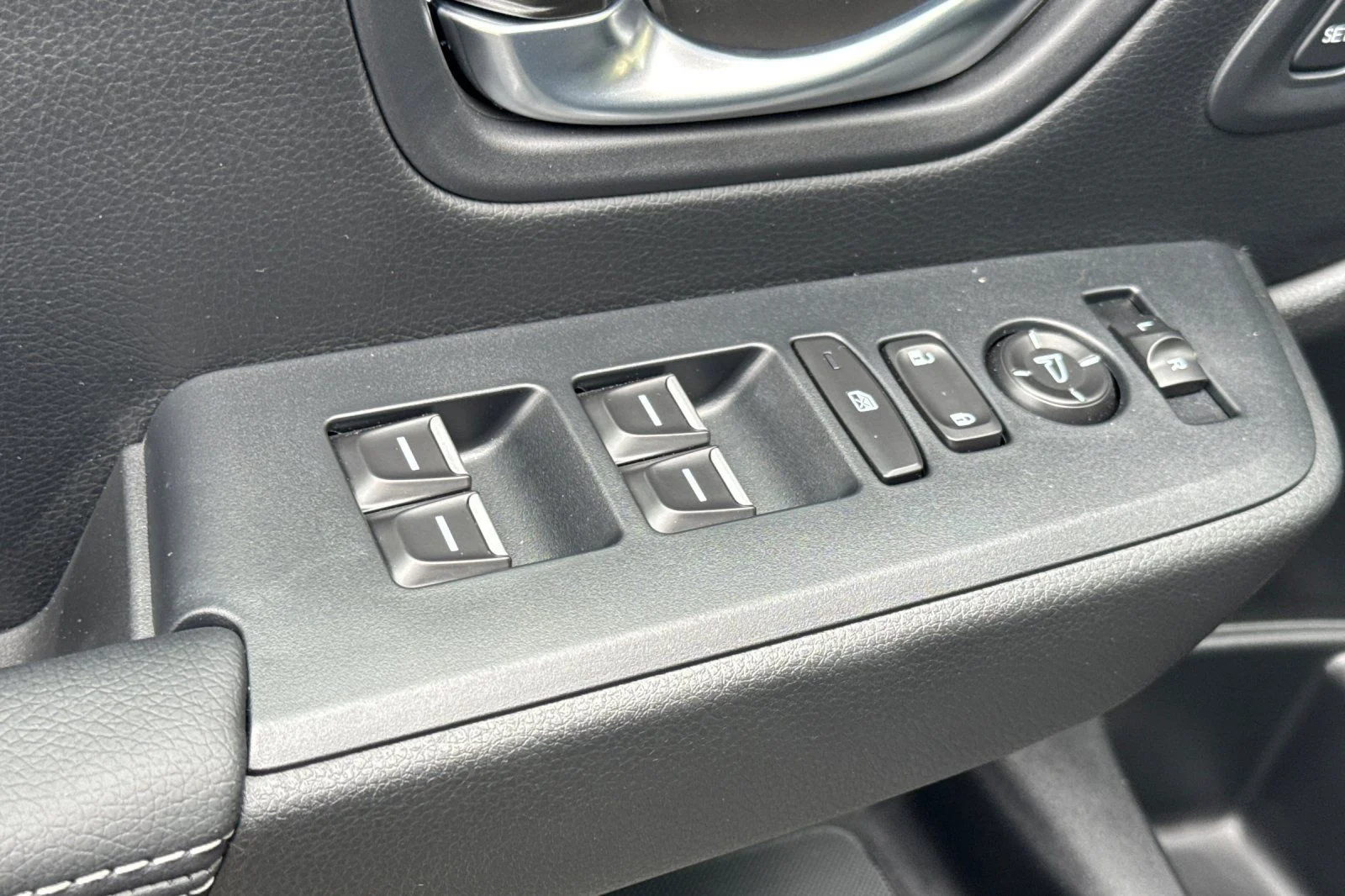 2025 Honda Pilot Touring - Photo 12