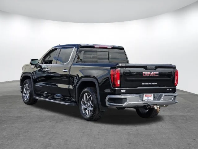 Certified Used 2023 Onyx Black GMC SLT image 6