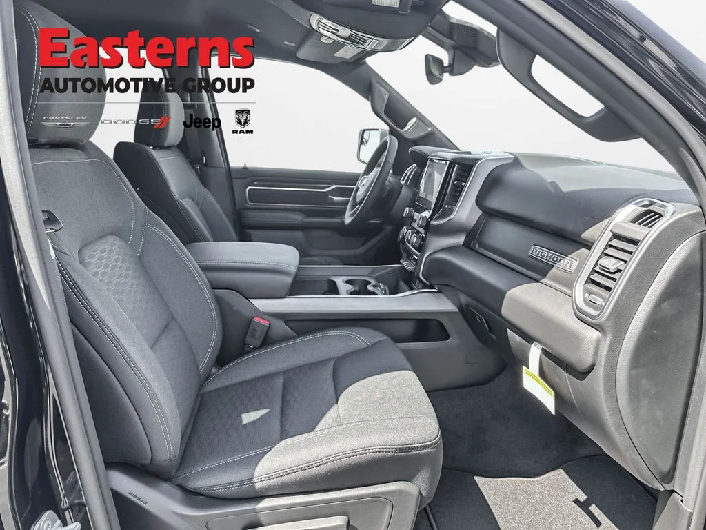 New 2026 Diamond Black Crystal Pearl-Coat Exterior Paint RAM Big Horn/Lone Star image 24