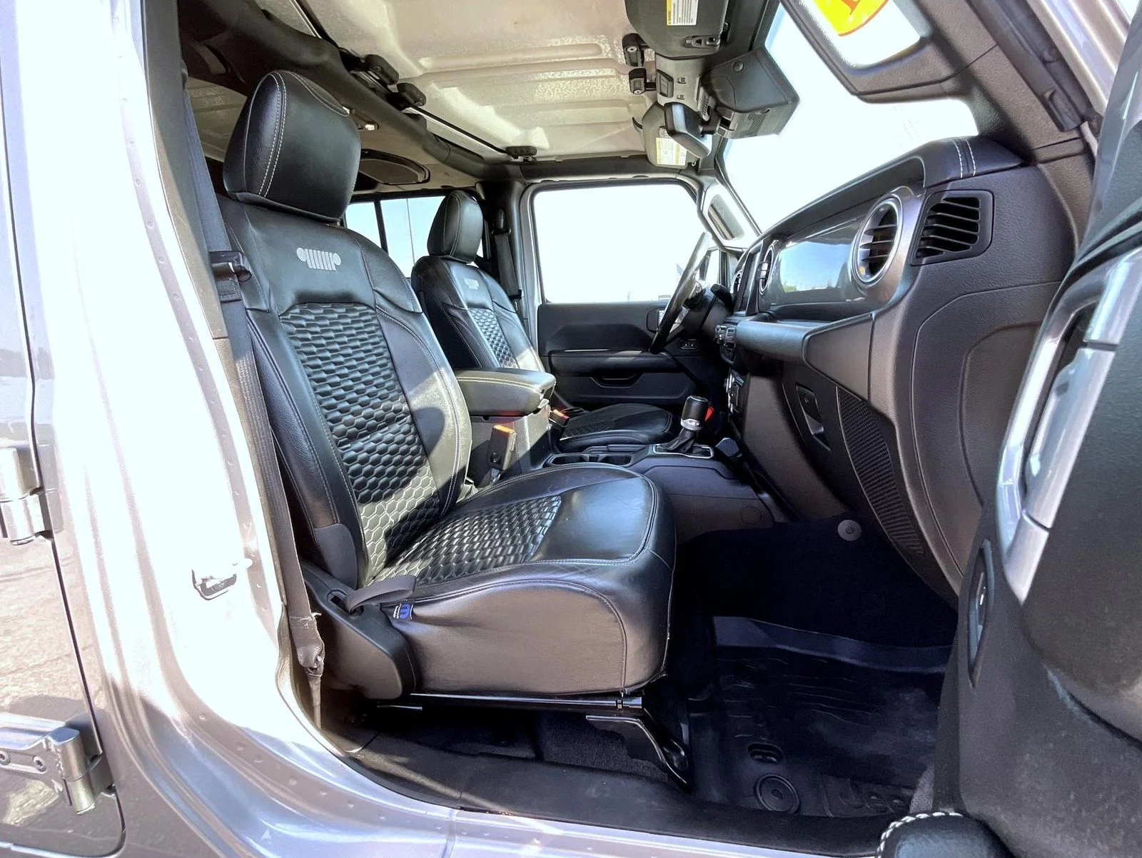 Used 2021 Silver Jeep Overland image 15