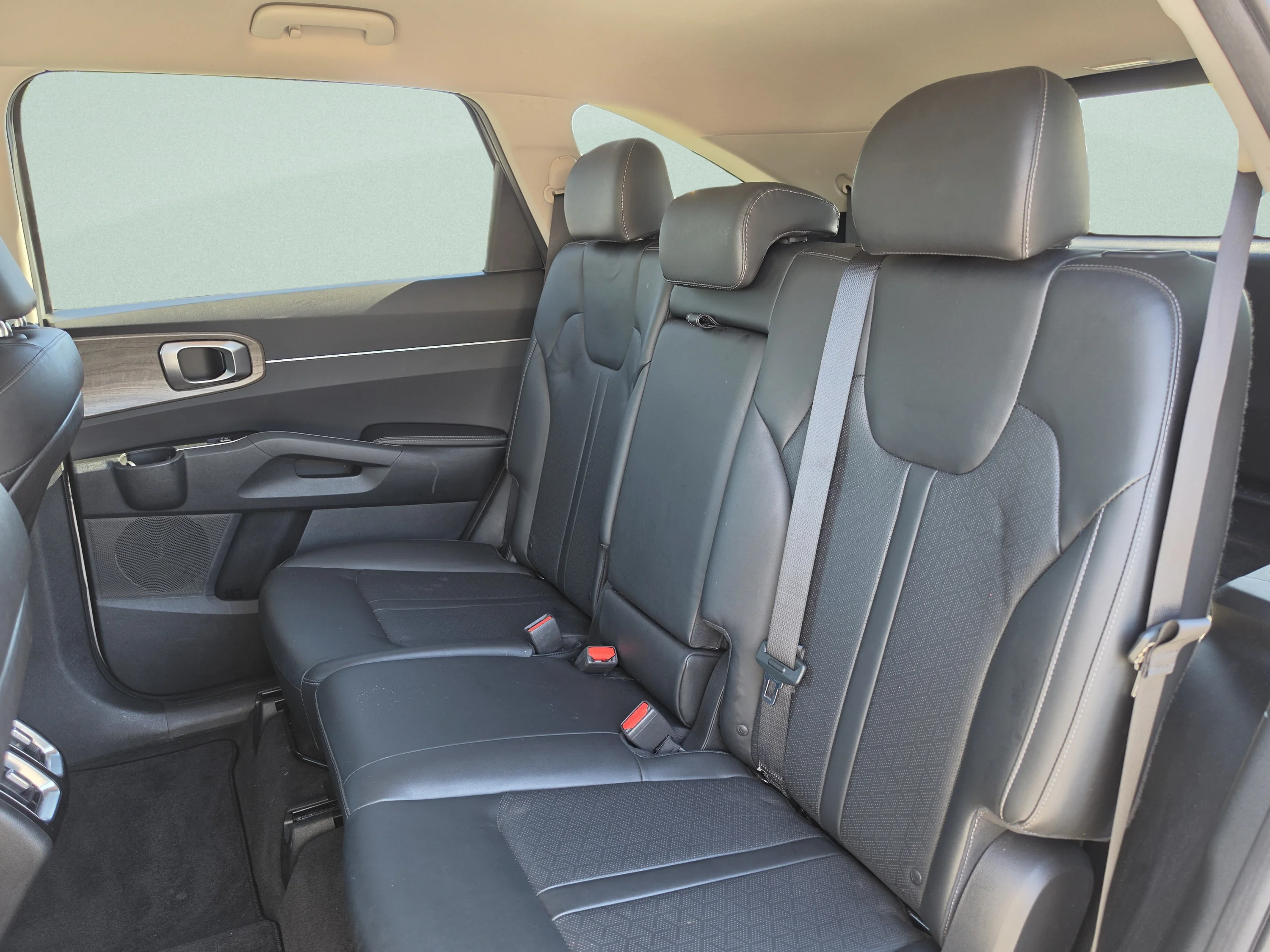 Used 2022 Sparkling Silver Kia X-Line S image 22