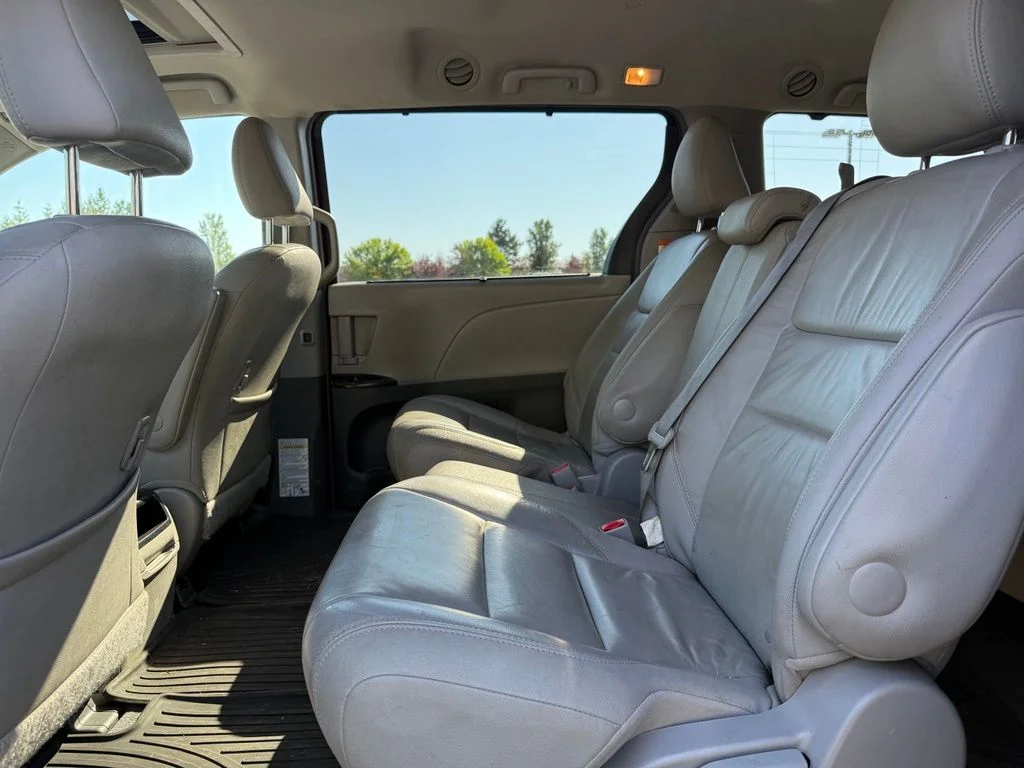Used 2016 Salsa Red Pearl Toyota XLE image 20