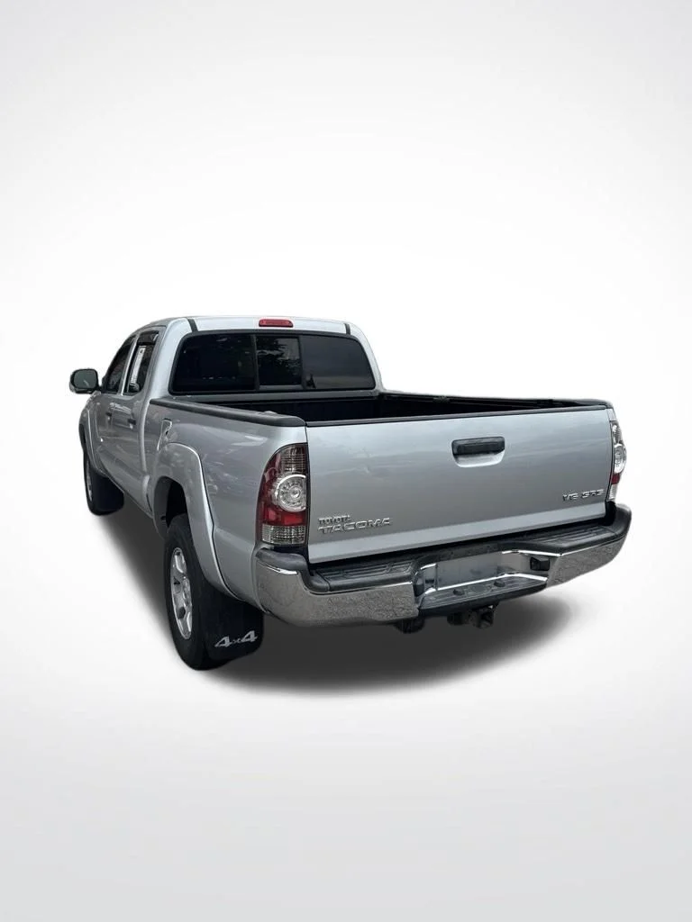 Used 2013 Silver Toyota Base image 3