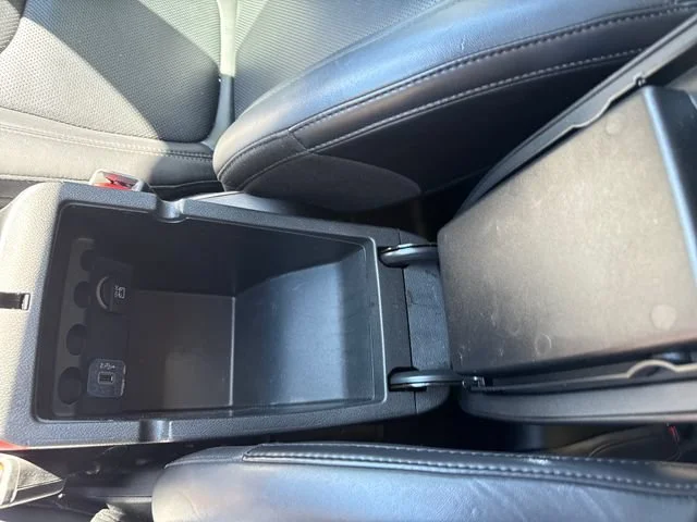 Used 2019 Diamond Black Crystal Pearlcoat Jeep Limited image 23