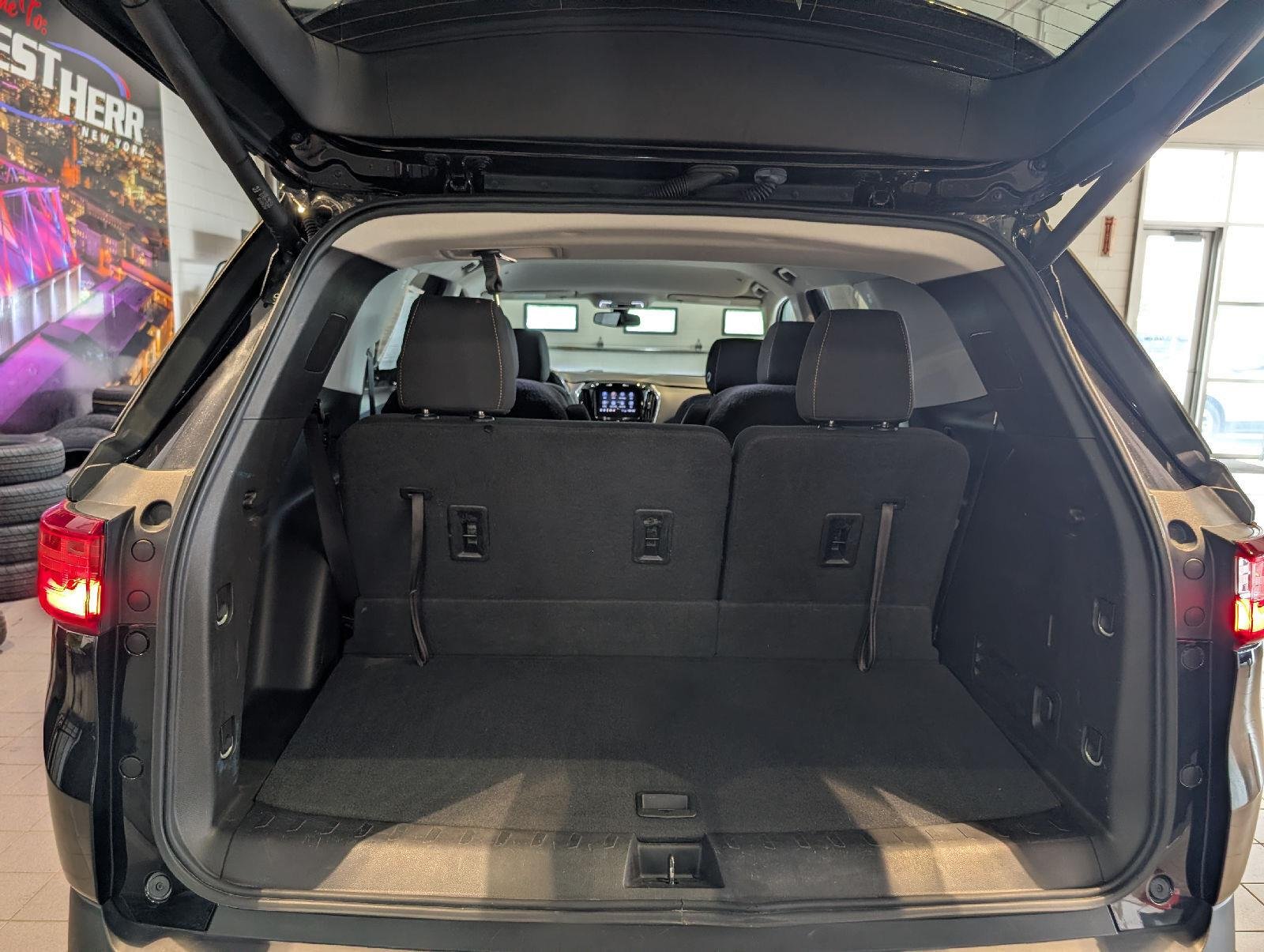 Used 2020 Mosaic Black Metallic Chevrolet LT Cloth image 7