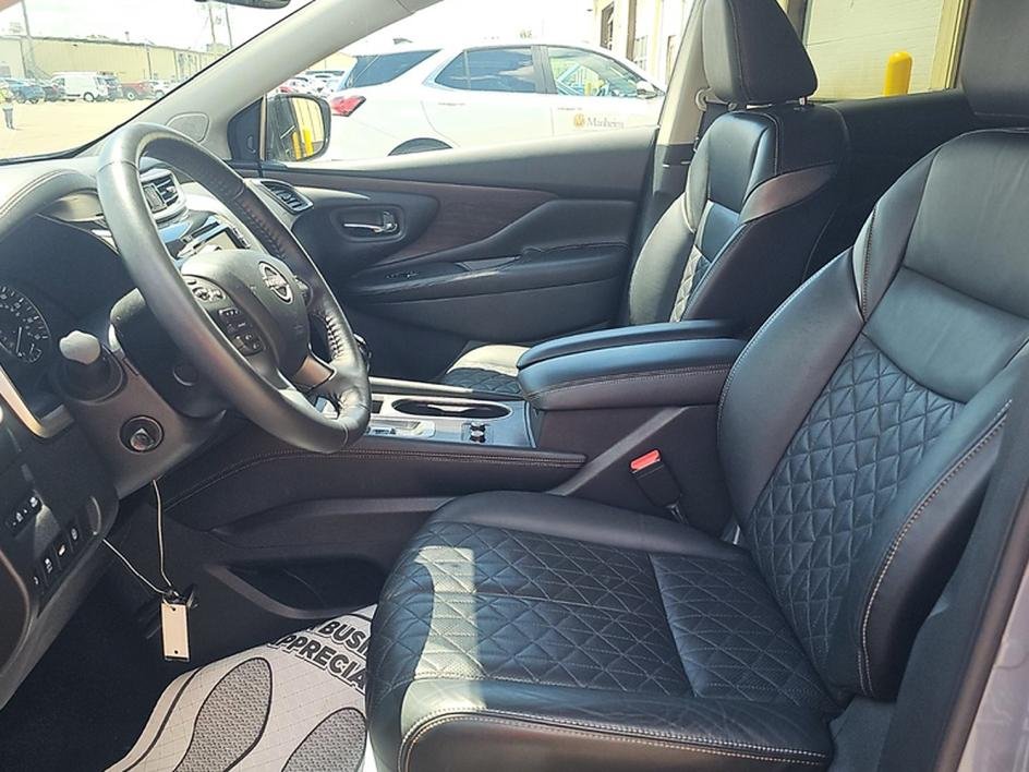 Used 2023 Gray Nissan Platinum image 11