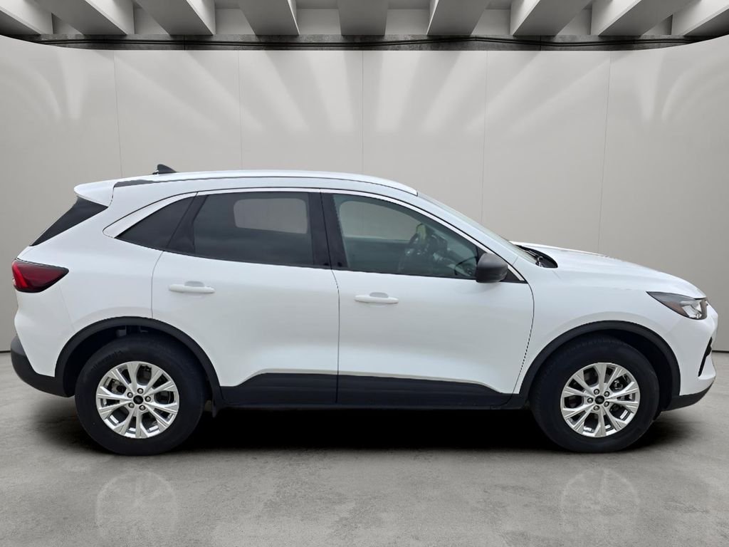 Used 2024 Oxford White Ford Active image 6