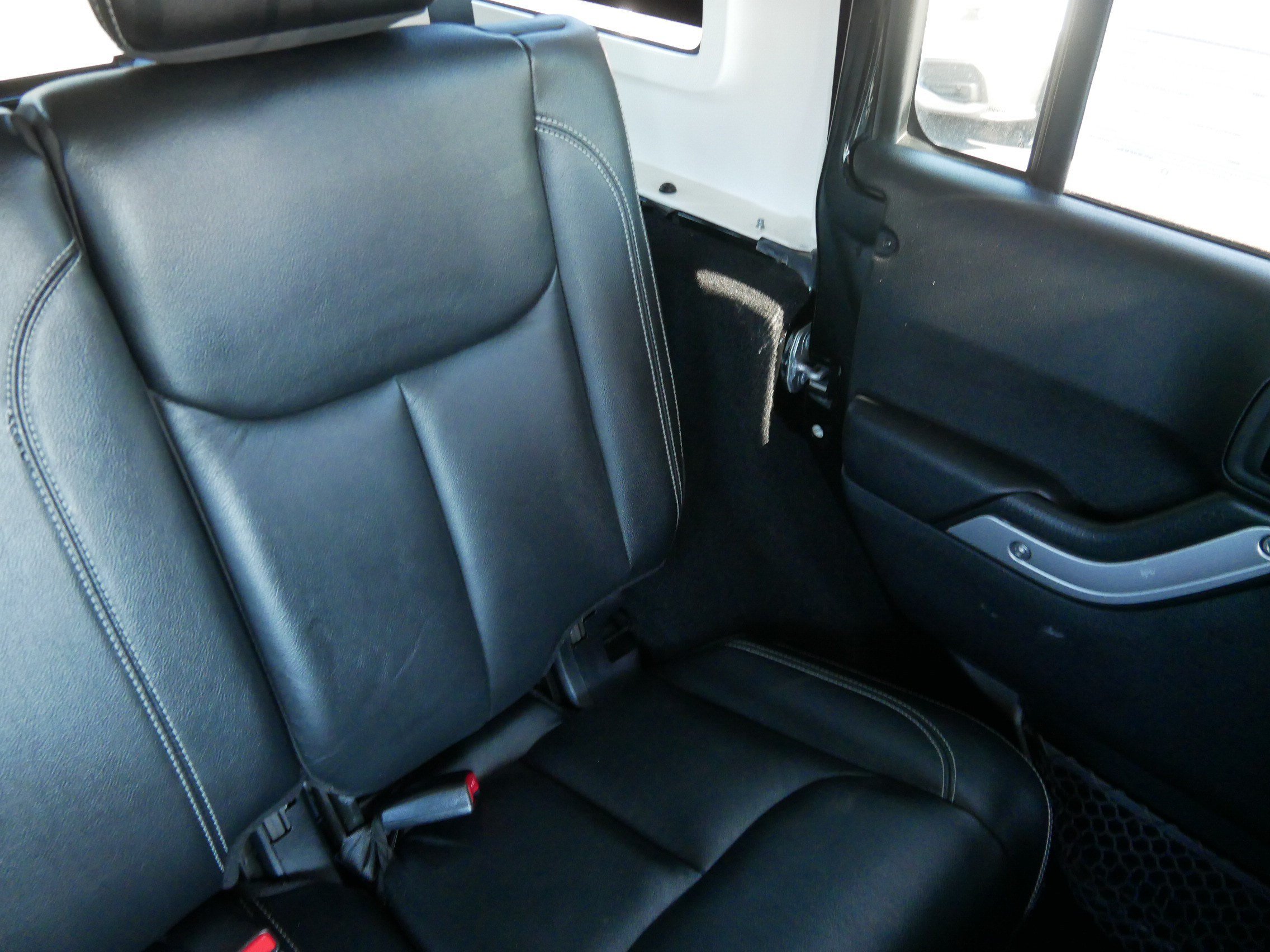 Used 2015 Black Clearcoat Jeep Rubicon image 14
