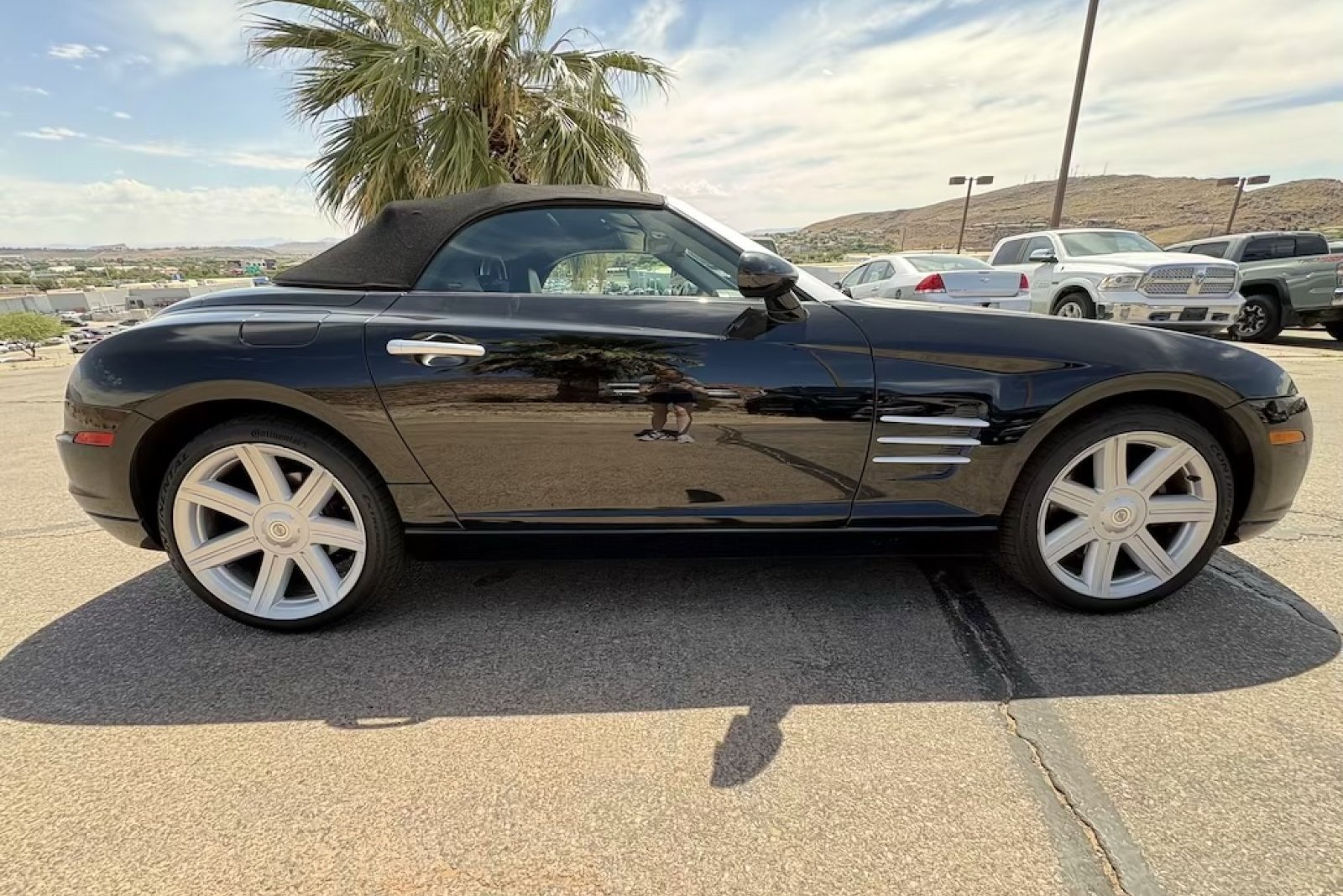 Used 2006 Black Chrysler Limited image 7