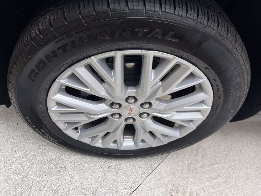 Used 2026 White GMC Elevation image 9