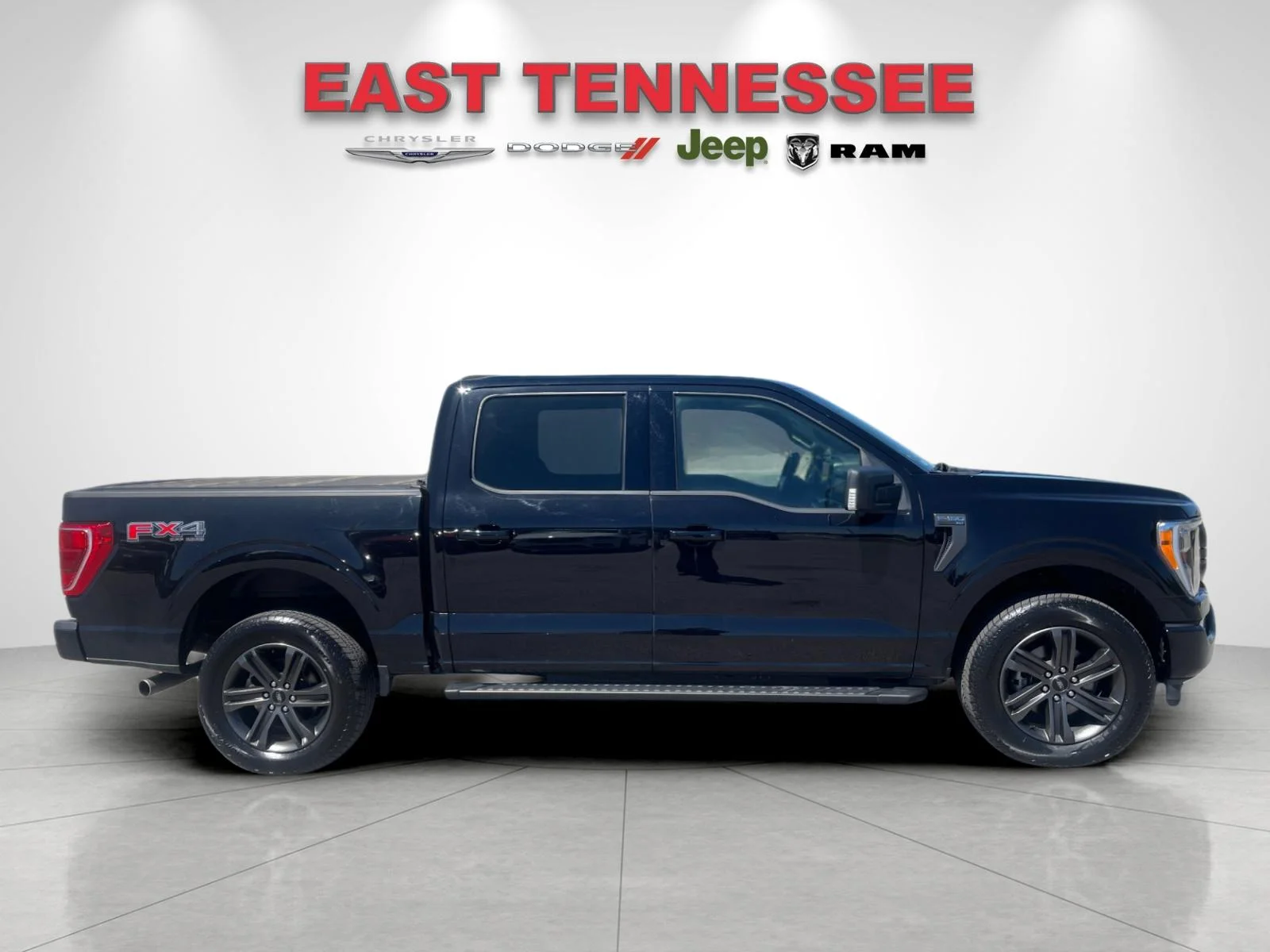 Used 2022 Black Ford XLT image 2