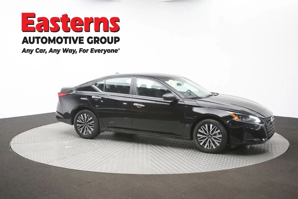 Used 2025 Black Nissan 2.5 SV image 43