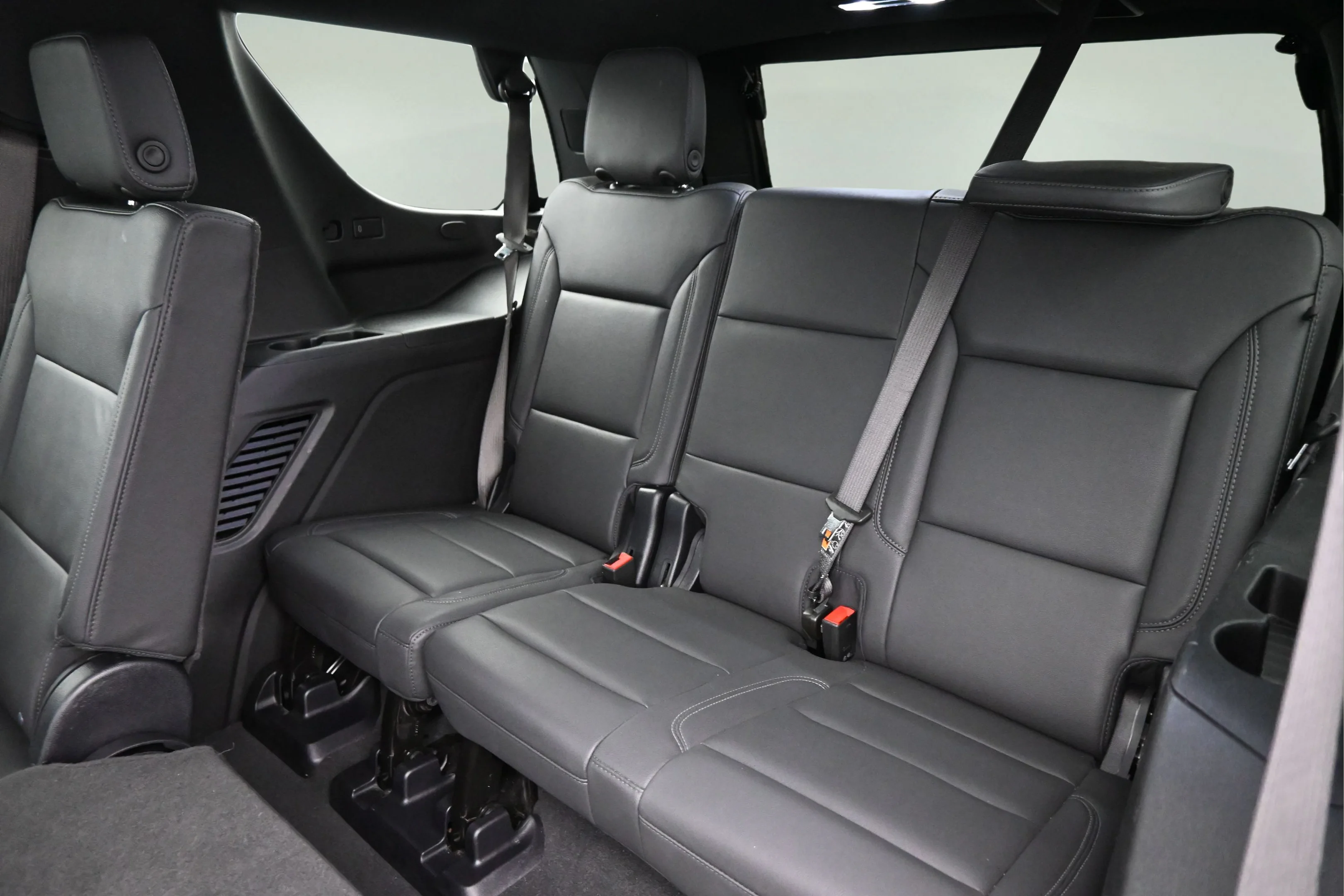 Used 2025 Summit White Chevrolet LT image 15