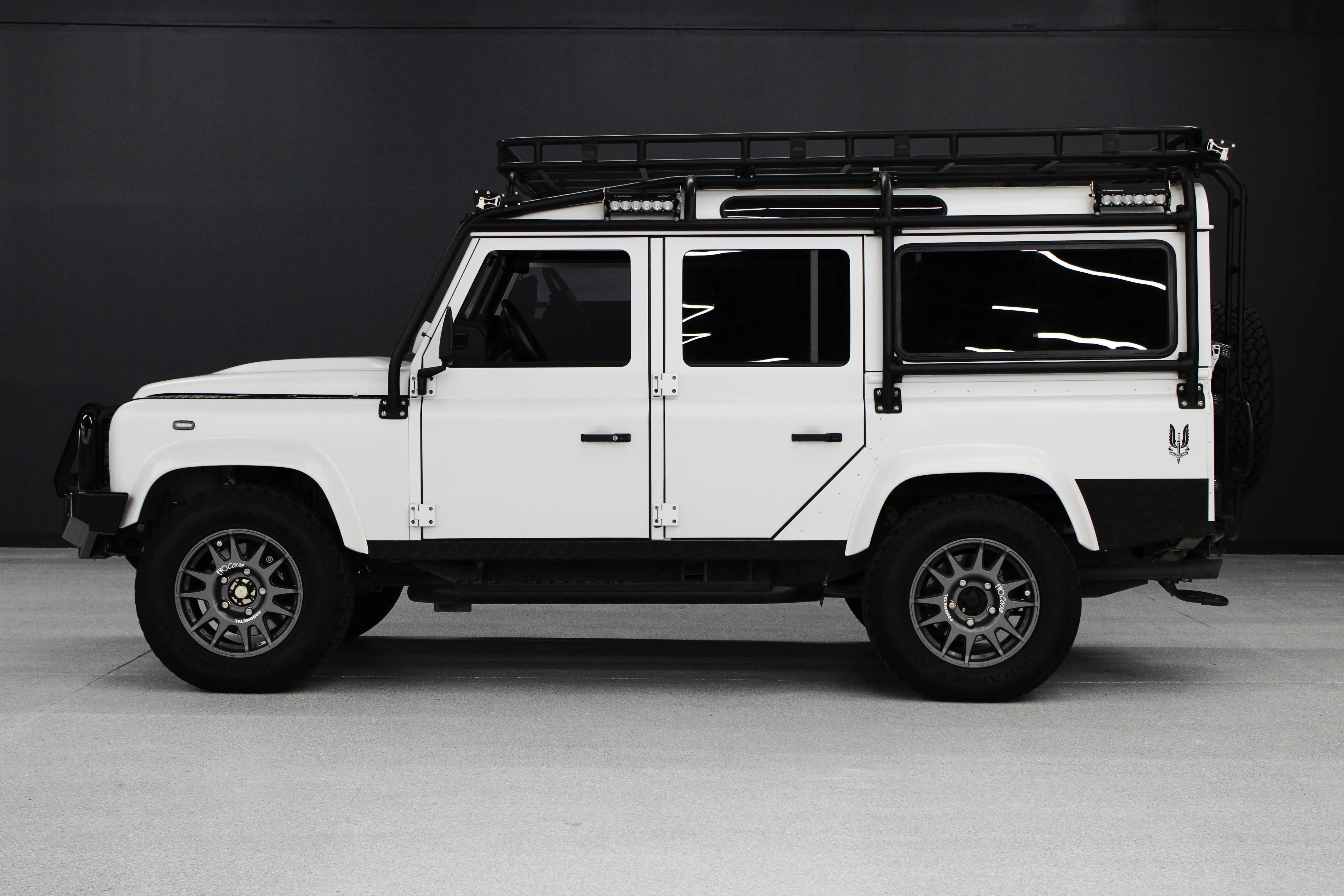 Used 1986 Lamborghini White Land Rover  image 33