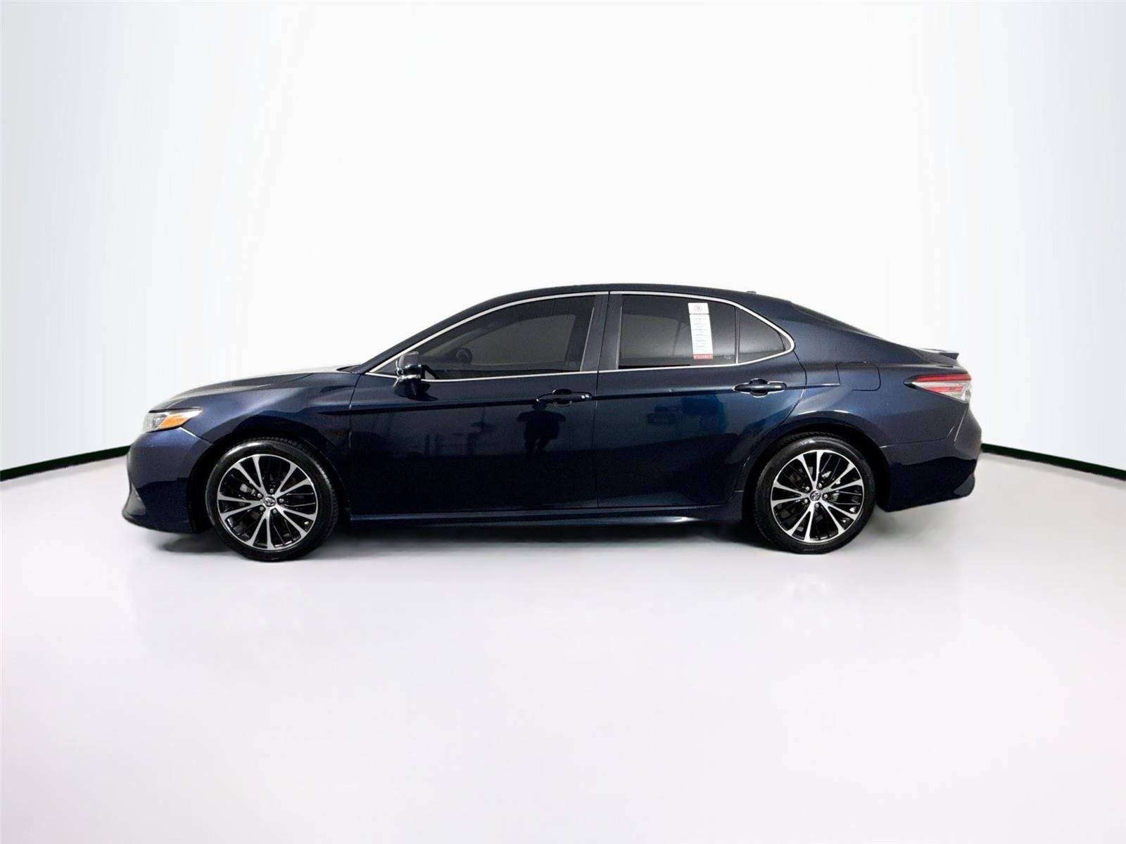 Used 2018 Galactic Aqua Mica Toyota SE image 12