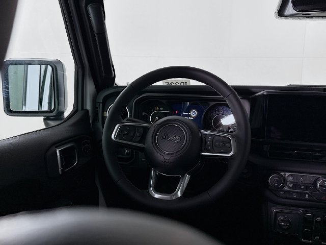 New 2026 Bright White Clear-Coat Exterior Paint Jeep Sahara image 11