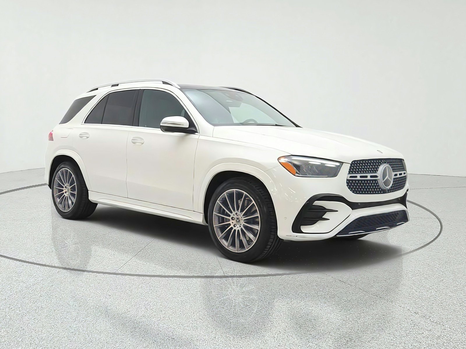 Certified Used 2024 MANUFAKTUR Diamond White Metallic Mercedes-Benz GLE 450 4MATIC® SUV image 3
