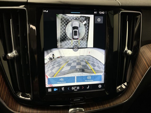 Used 2024 Silver Dawn Metallic Volvo Plus Dark Theme image 5