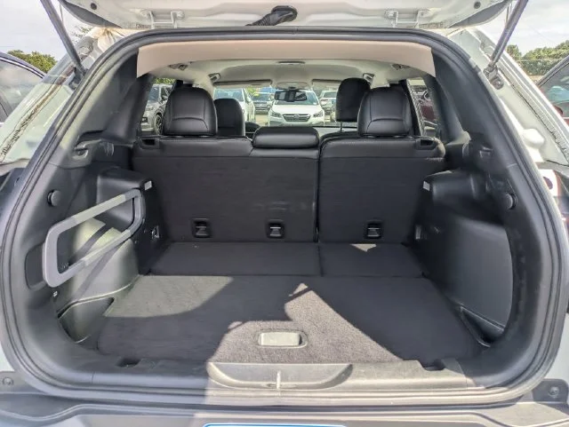 Used 2017 White Jeep Limited image 23
