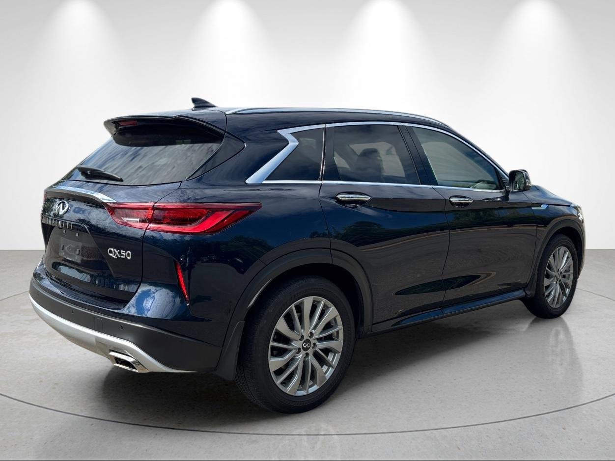 Used 2023 Hermosa Blue INFINITI LUXE image 5