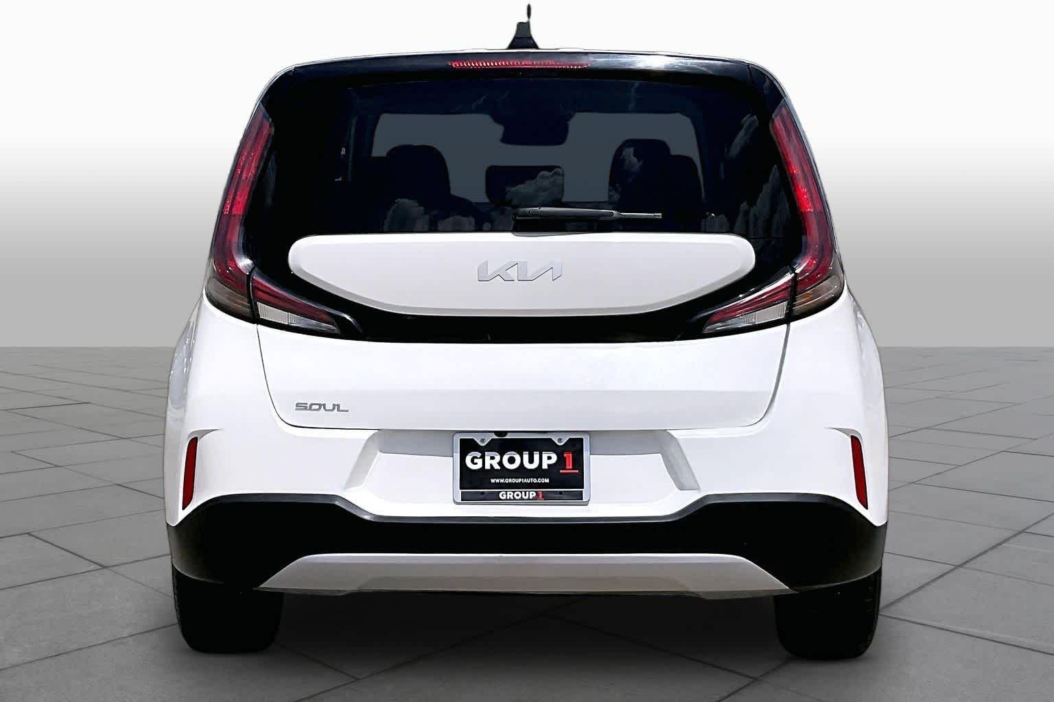 Used 2023 Snow White Pearl Kia LX image 5