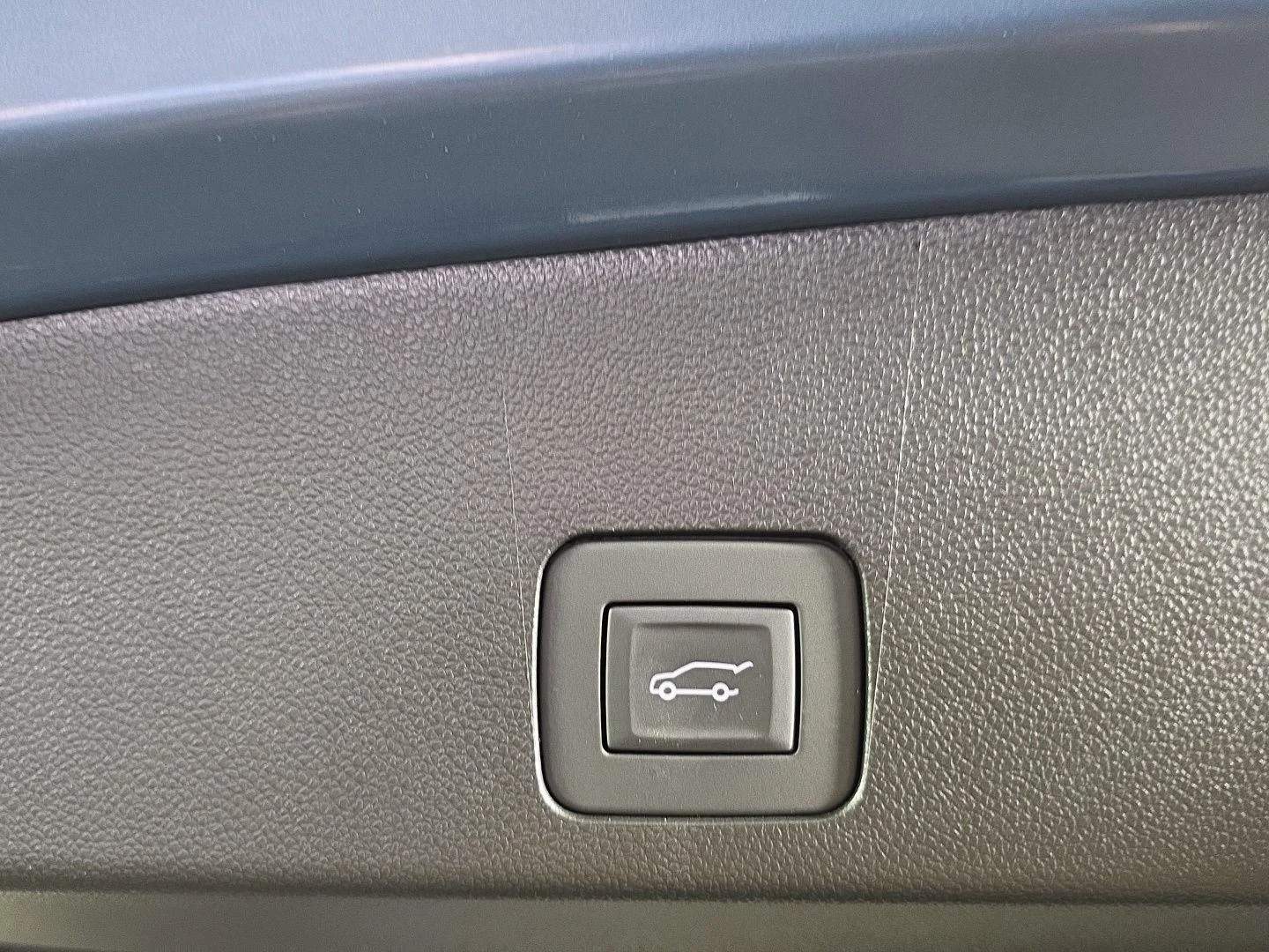 Used 2024 Ocean Blue Metallic Buick Sport Touring image 4