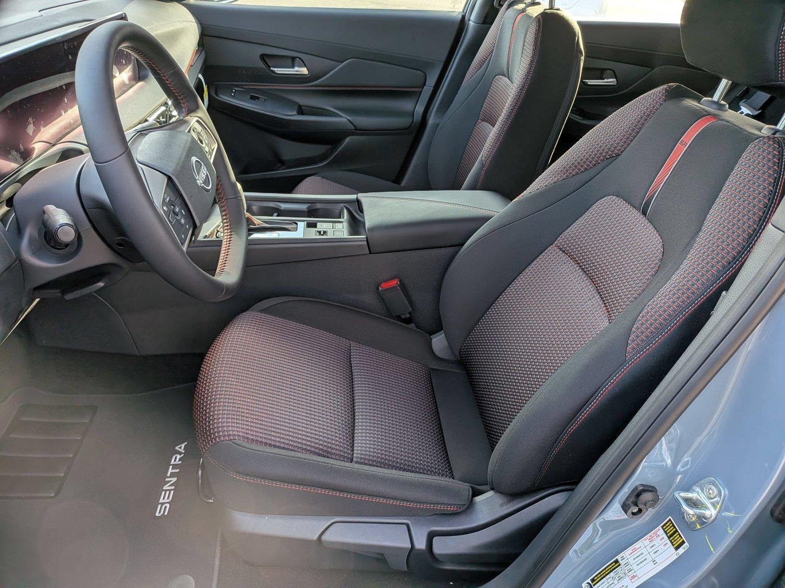 New 2027 Atlantic Gray Metallic / Super Black Two-tone Nissan SR image 18