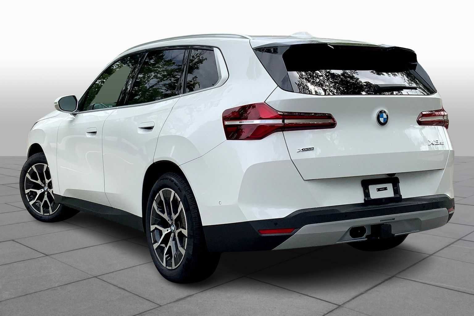 Used 2026 Alpine White BMW 30 xDrive image 12