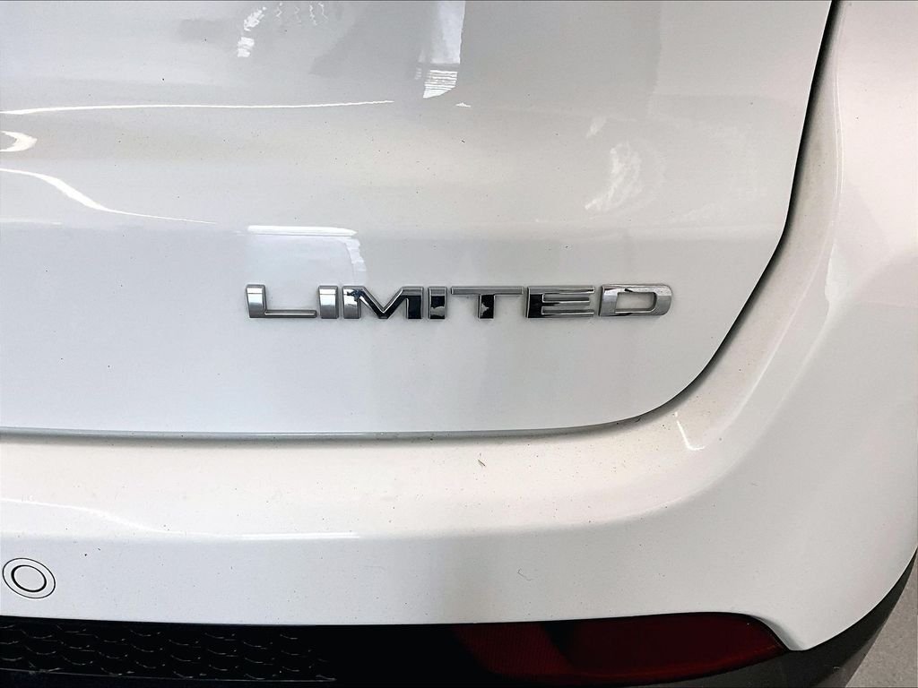 Used 2024 Bright White Clearcoat Jeep Limited image 27