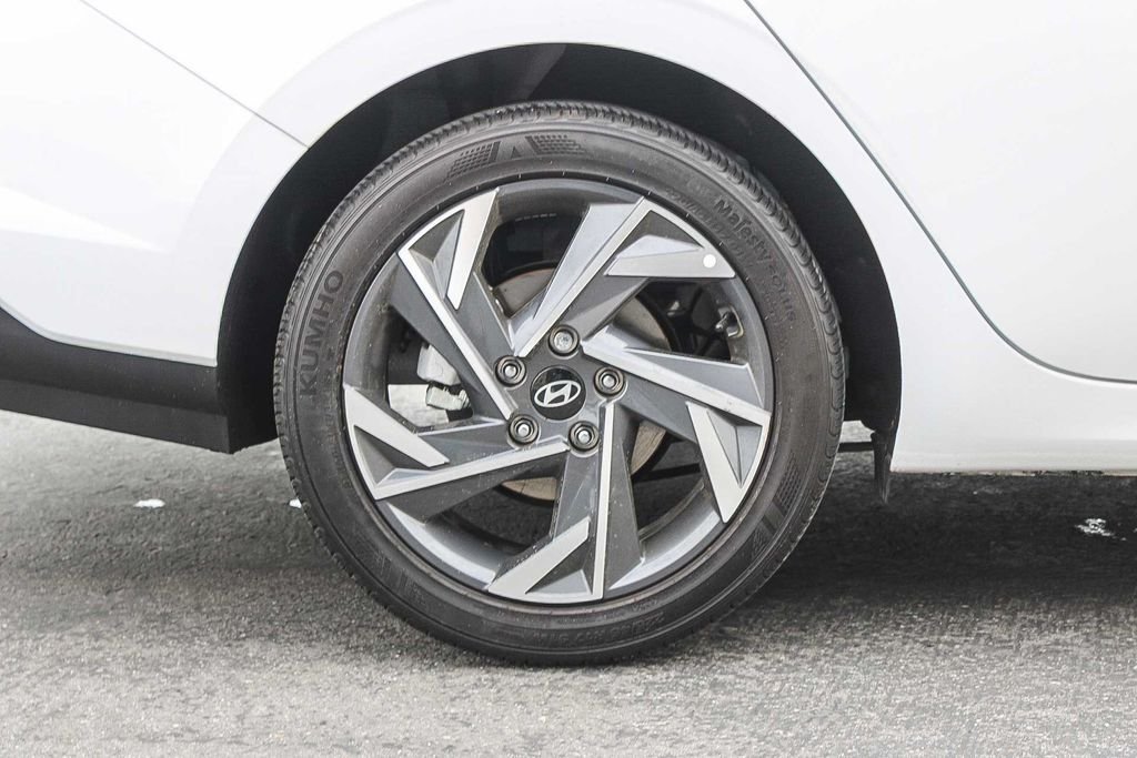 Certified Used 2025 White Hyundai SEL Sport image 13