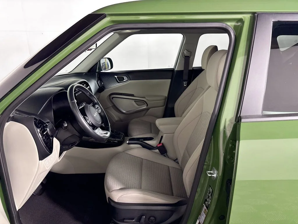 Used 2023 Green Kia EX image 11