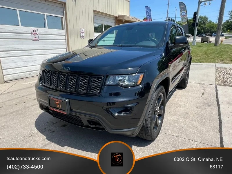 Used 2019 Black Jeep Upland Sport Utility 4D image 3