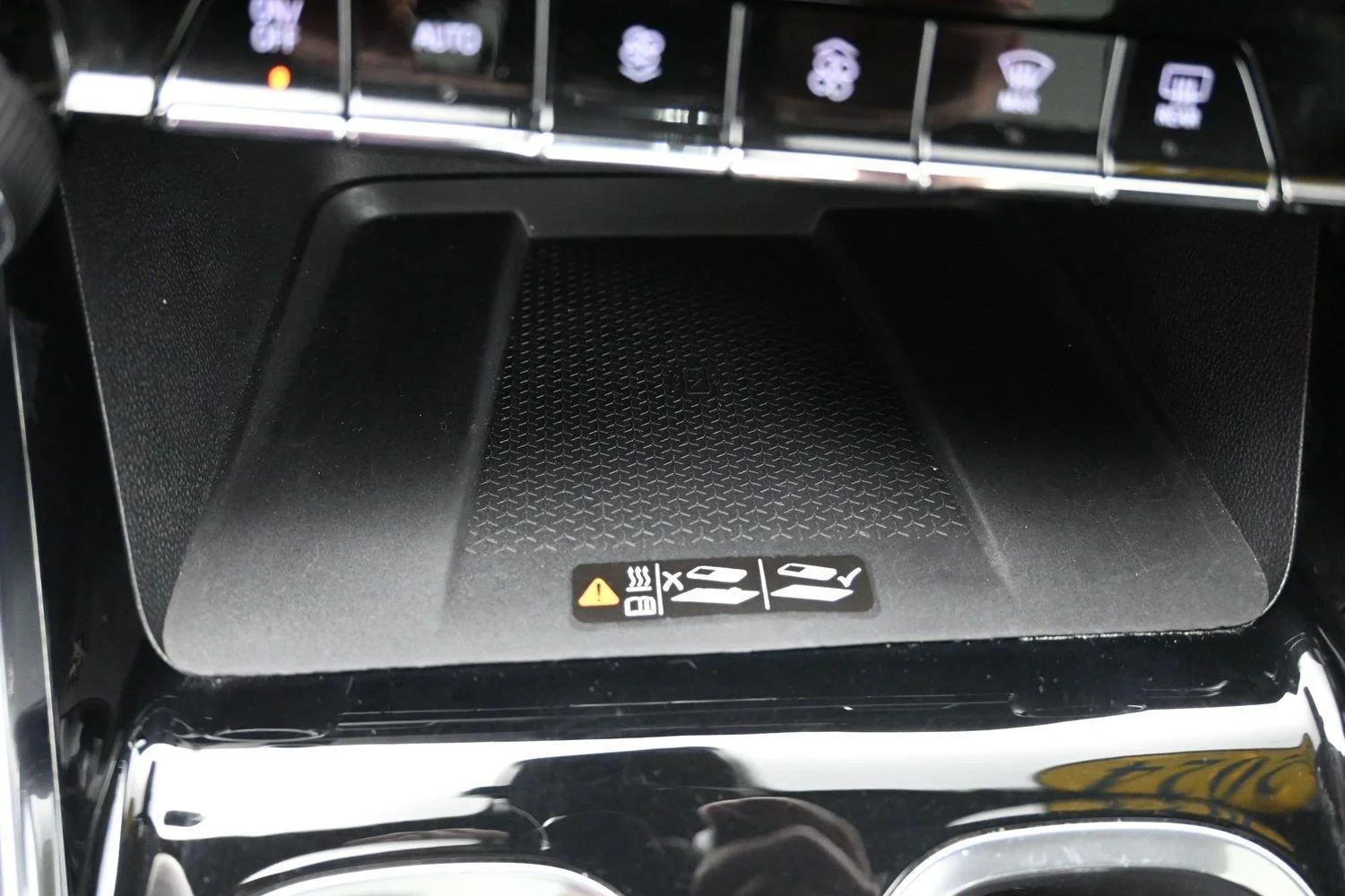 Used 2024 Mosaic Black Metallic Chevrolet RS image 35