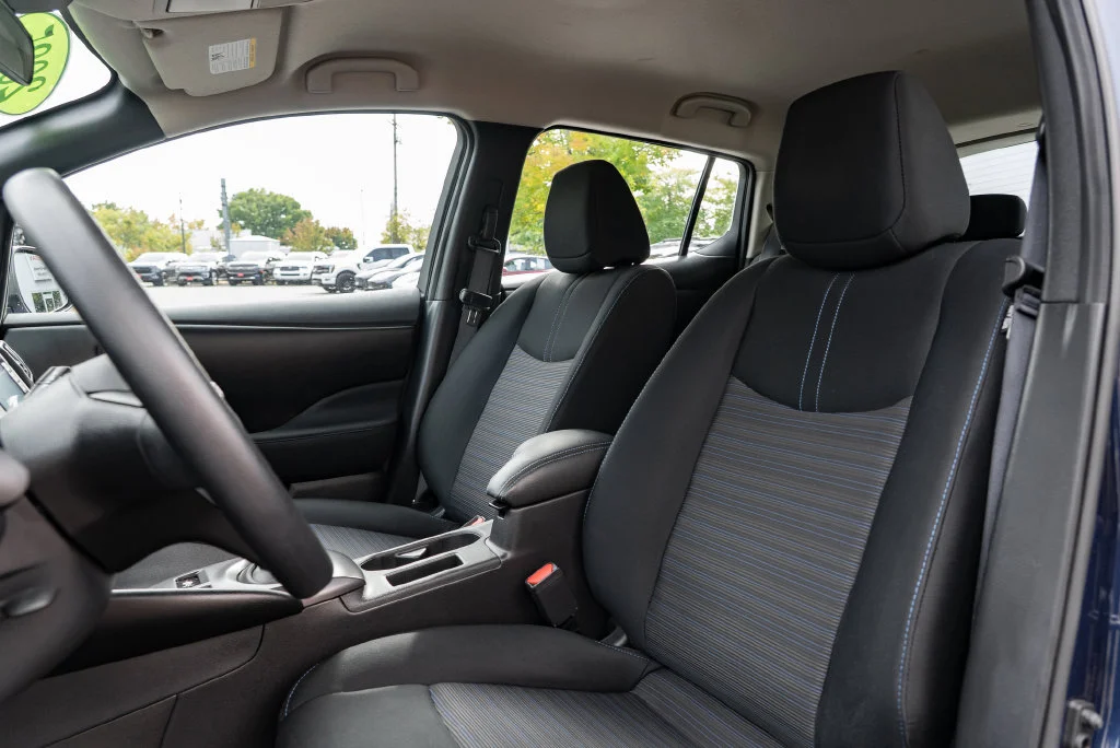 Used 2025 Blue Nissan S image 21