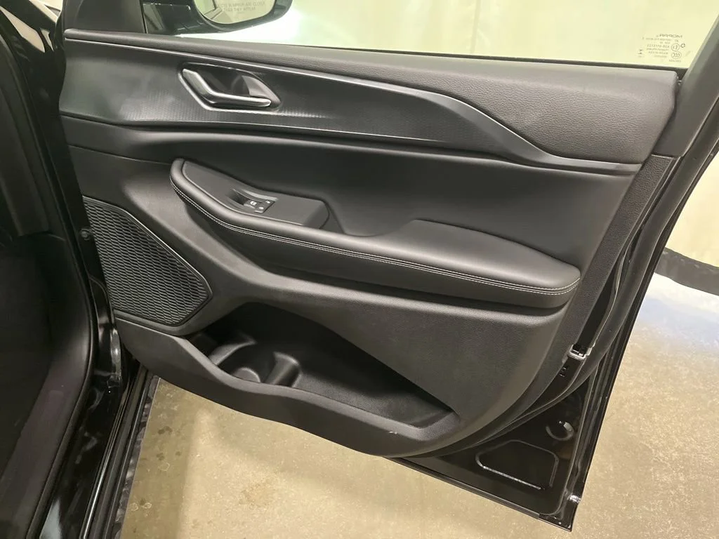 2025 Jeep Grand Cherokee L Altitude - Photo 23