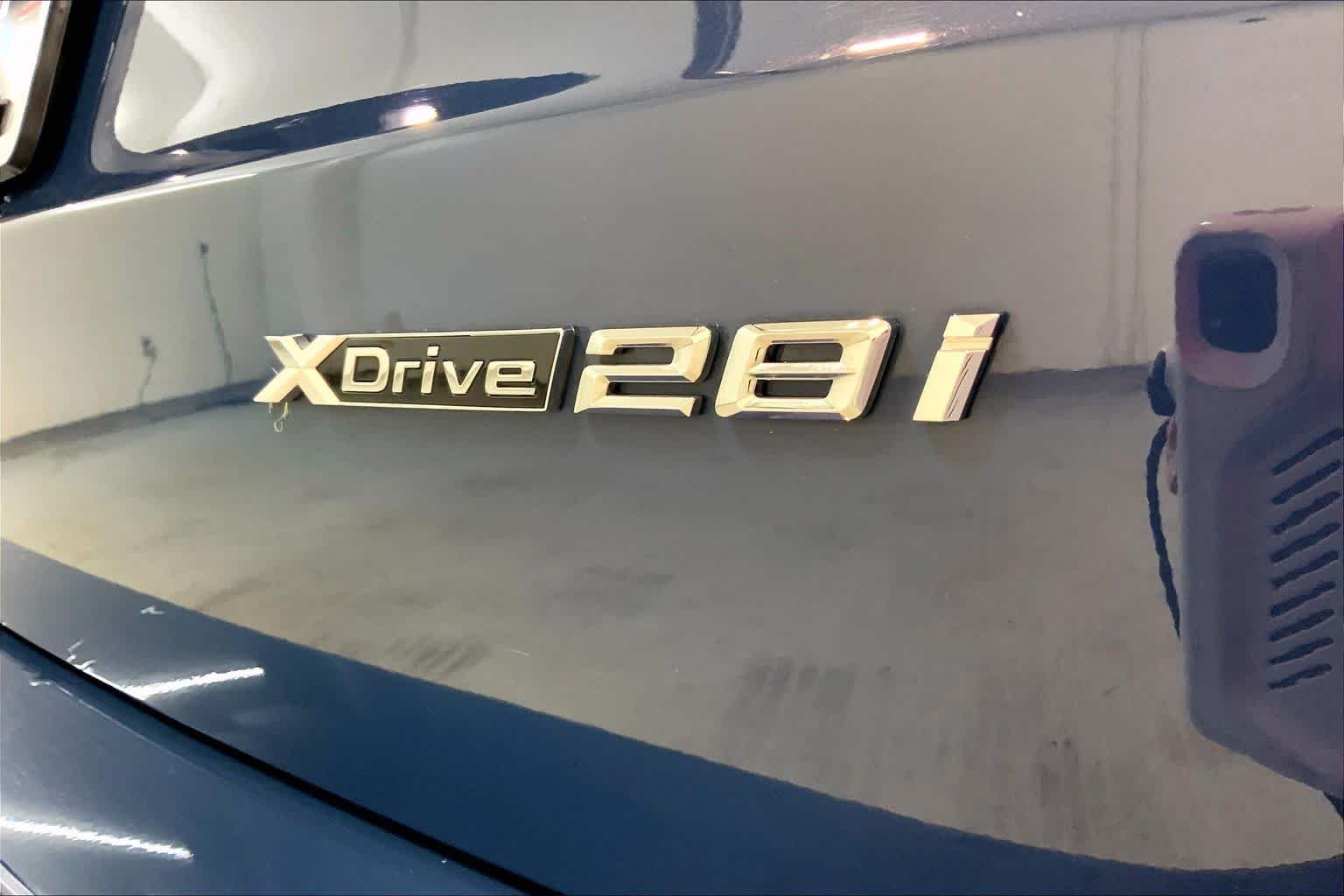 Certified Used 2026 Night Dusk Blue Metallic BMW xDrive28i image 9