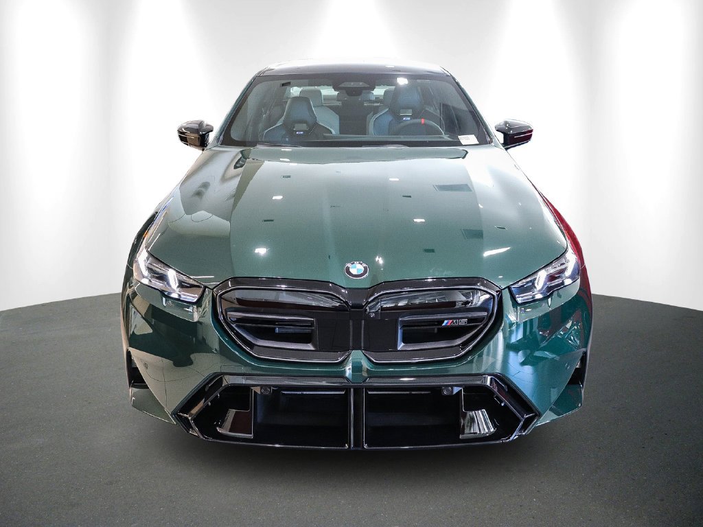 2027 BMW M5 photo 2