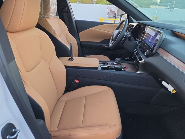 New 2026 Eminent White Pearl Lexus PREMIUM image 25