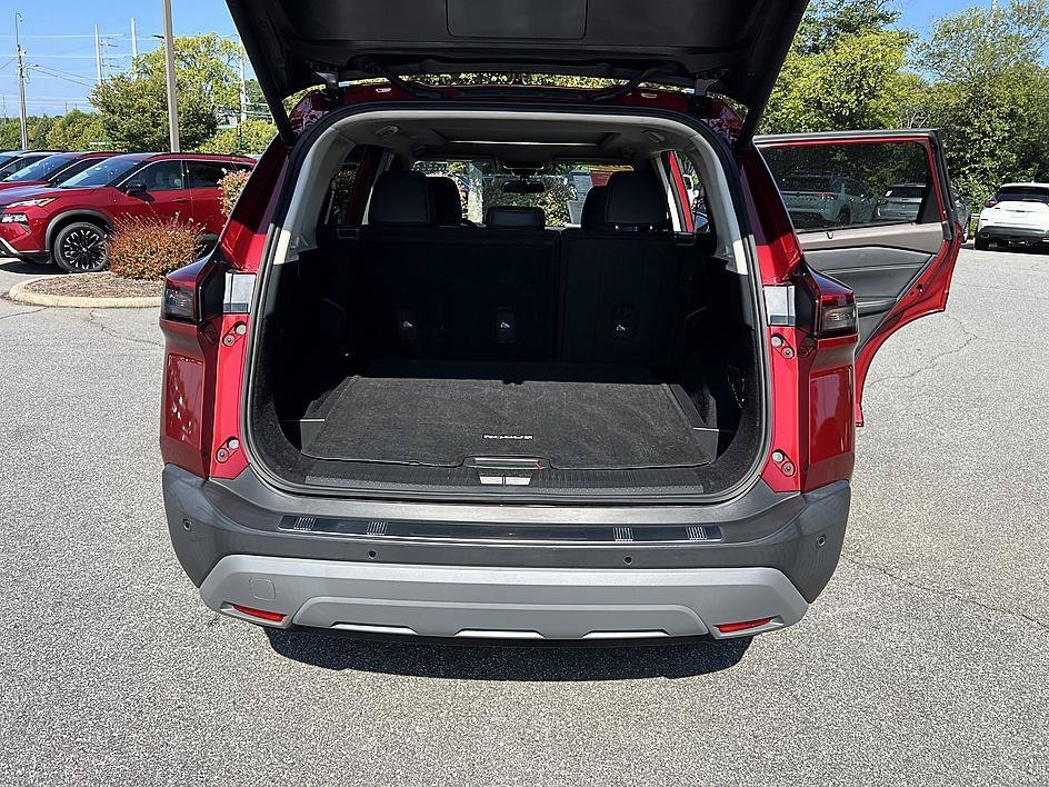 Used 2023 Scarlet Ember Tintcoat Nissan SV image 15