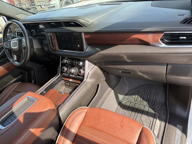 2023 GMC Yukon Denali Ultimate - Photo 17