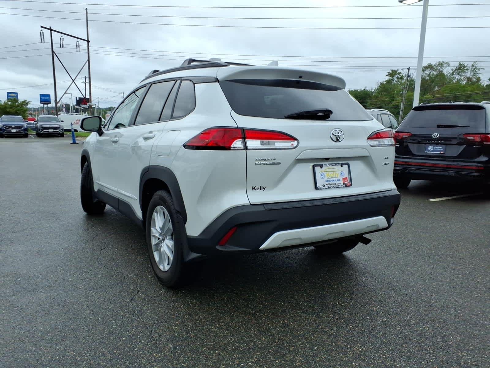 Used 2023 Wind Chill Pearl Toyota LE image 7