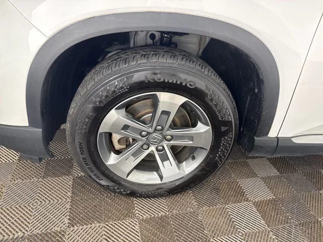 Used 2023 White Honda EX-L image 28