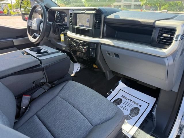 Used 2025 White Ford XL image 12